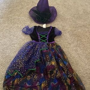 Girls witch Halloween costume